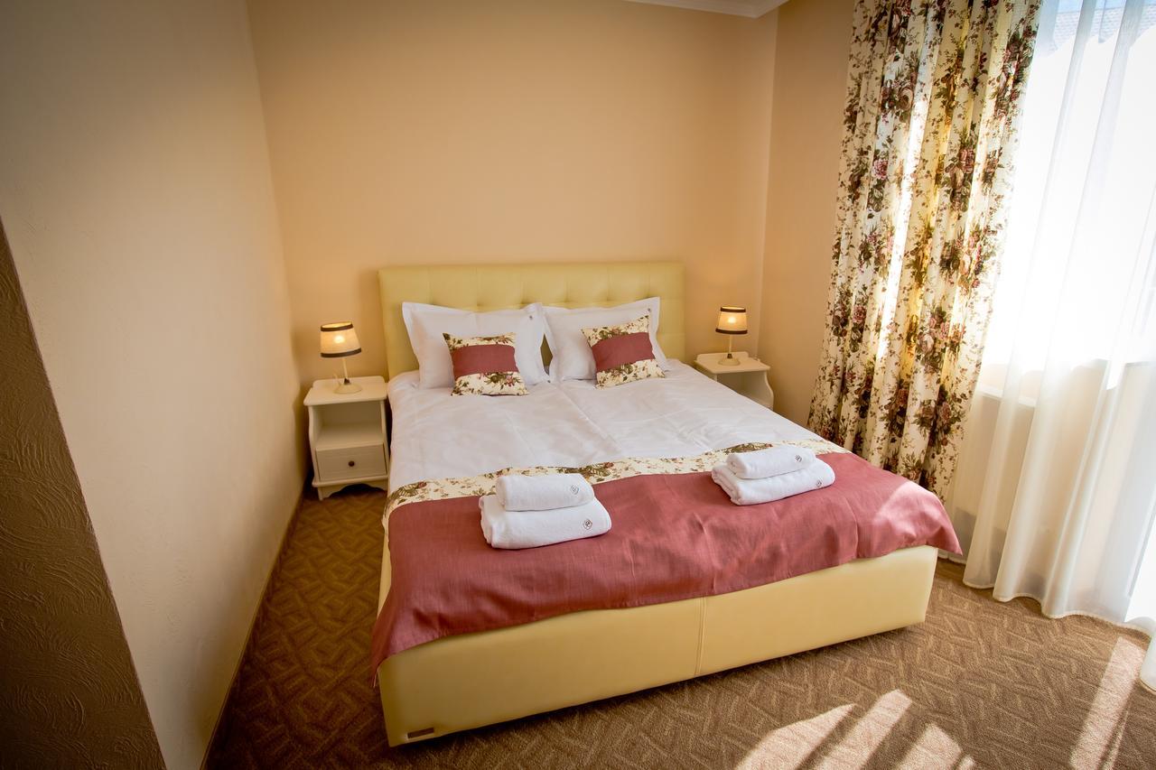 Hotel&Restaurant Premium Club Yaremtche Extérieur photo